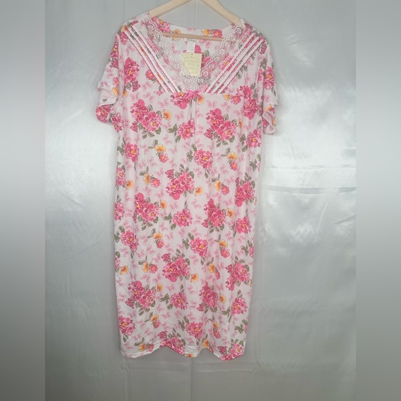 Lati Fashion Other - Lati Fashion Elegant Floral Pink Chemise
